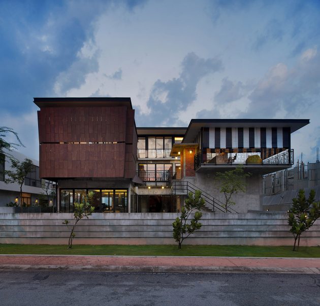 House at Glenhill Saujana by Seshan Design in Shah Alam, Malaysia