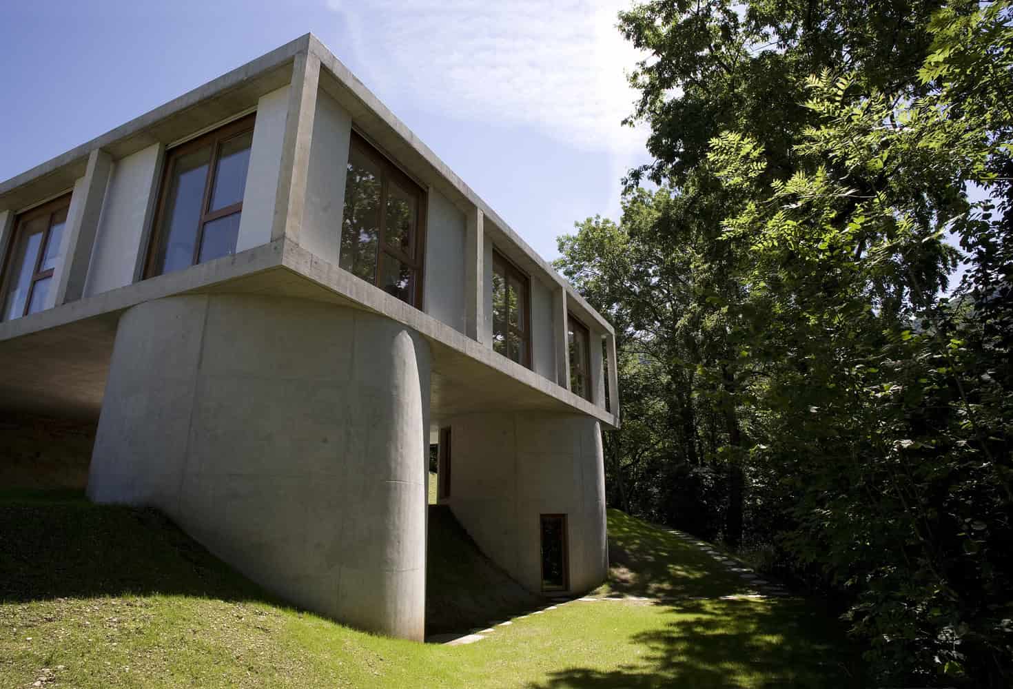 House in Sonvico by Martino Pedrozzi in Switzerland House in Sonvico by Martino Pedrozzi in Switzerland