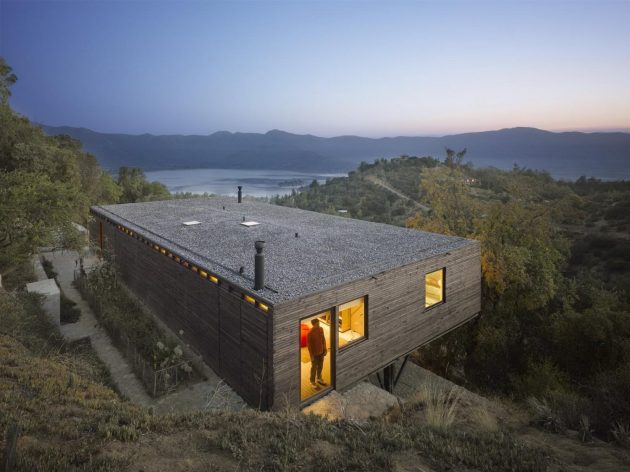 Raul House by Mathias Klotz in Paine, Chile