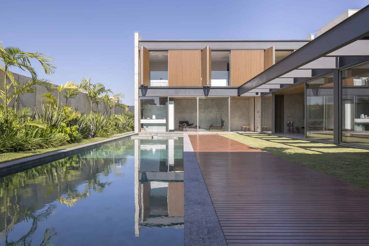 Ribas House by Estudio MRGB in Brazil