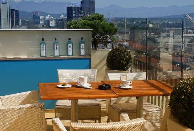 5 Things to Consider When Choosing a Rooftop Space Design