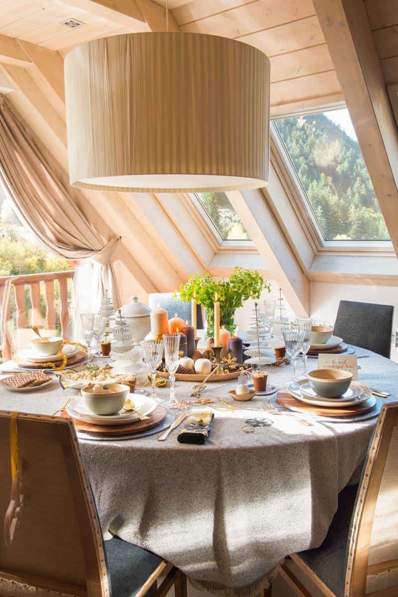 1. A RUSTIC AND VERY COZY CHRISTMAS DINING ROOM 1. A RUSTIC AND VERY COZY CHRISTMAS DINING ROOM