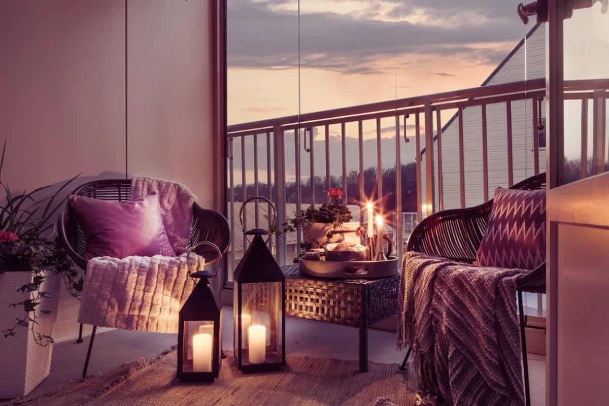 Lanterns & Candles For a Warm Atmosphere At Home Lanterns & Candles For a Warm Atmosphere At Home