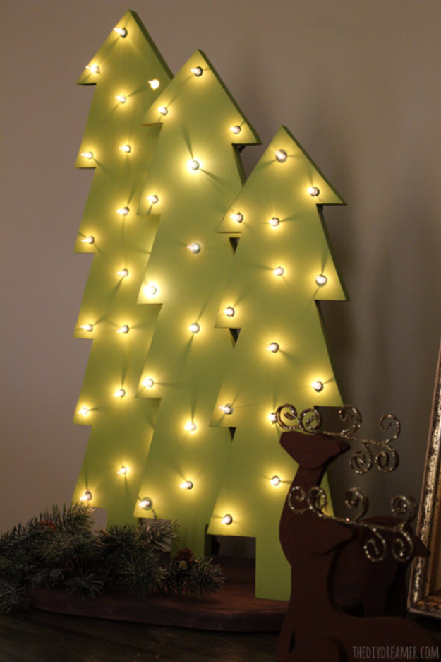 15 Easy DIY Christmas Light Ideas That Are Absolutely Charming