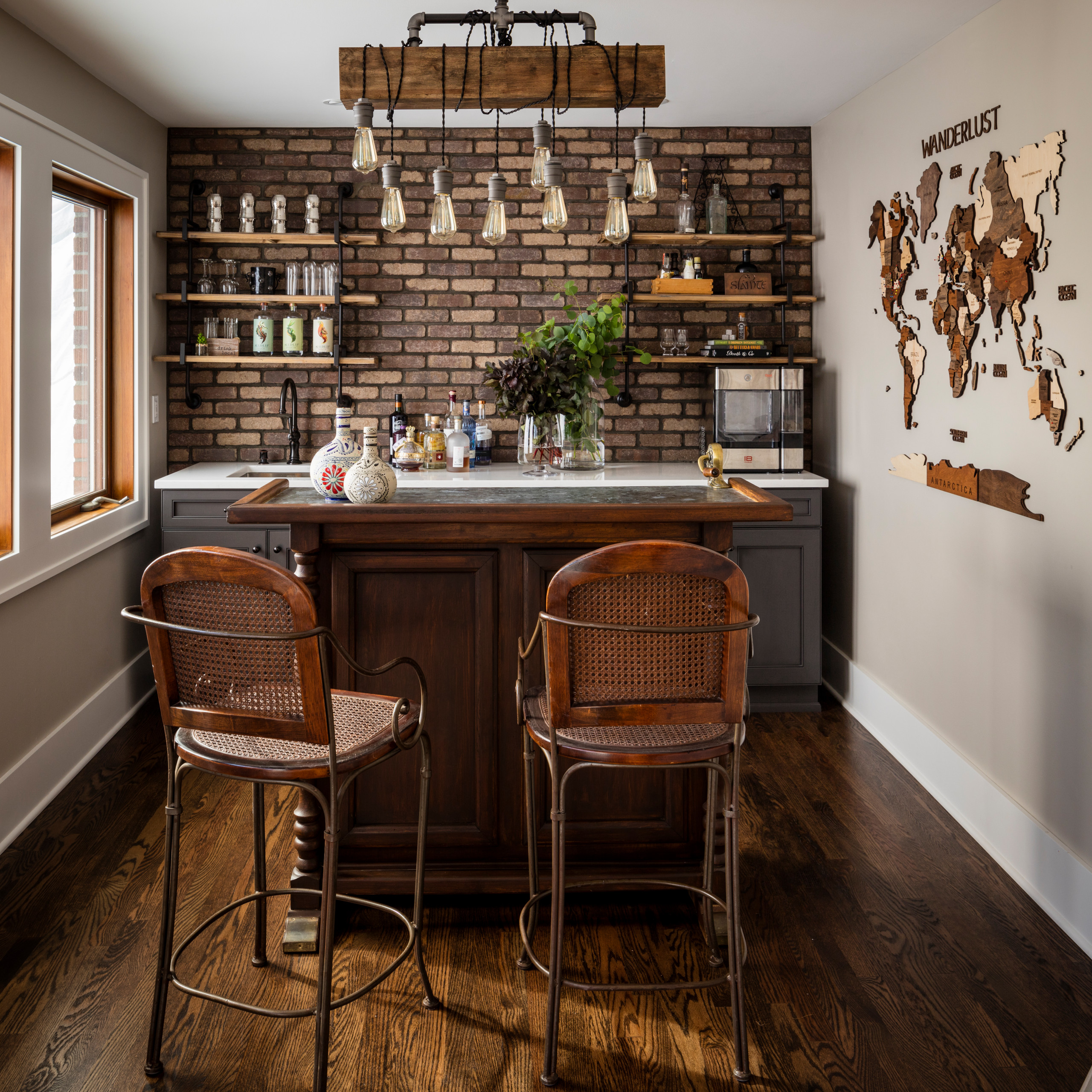 16 Exquisite Traditional Home Bar Designs That Will Revive Your Home