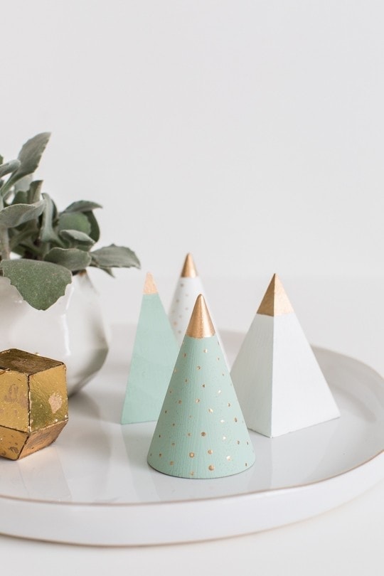 17 Lovely DIY Christmas Decor Ideas That Will Cheer Your Home Up