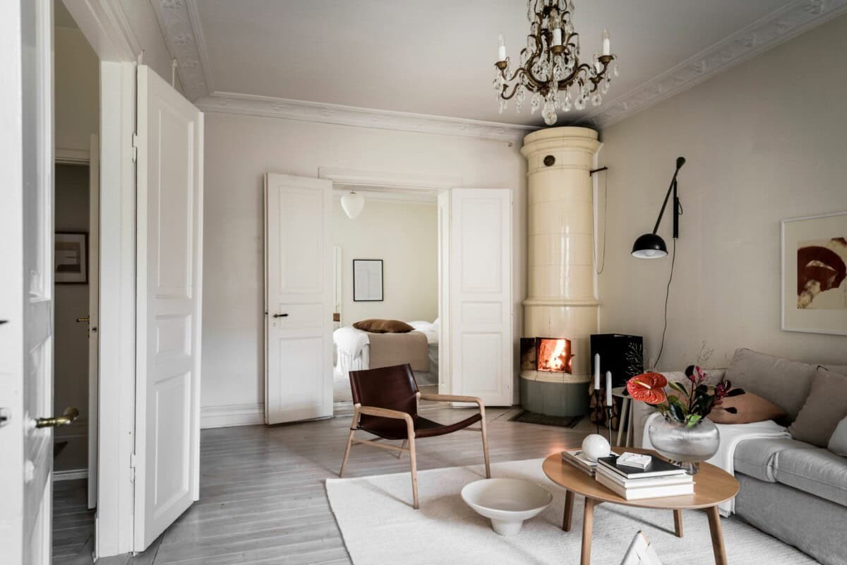 Combining a Chandelier & A Designer Lamp in the Living Room Combining a Chandelier & A Designer Lamp in the Living Room