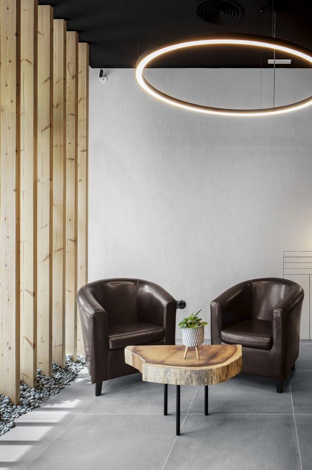 Natural Wood Integrated in a Beauty Salon