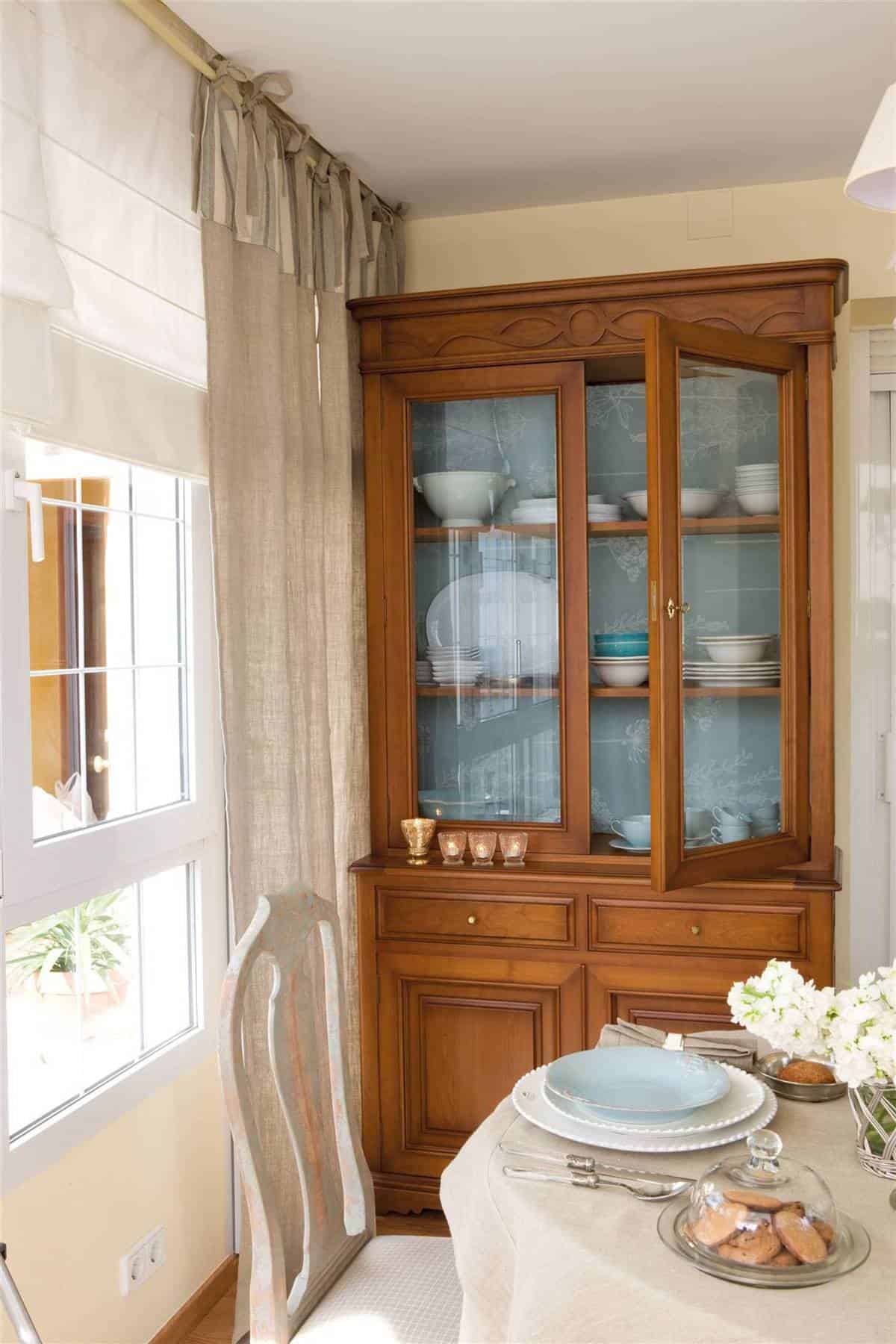 3. PLAY CONTRAST 3. PLAY CONTRAST