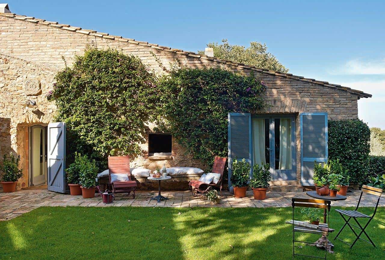 6. FROM HAYSTACK TO RUSTIC ONE-STORY HOUSE 6. FROM HAYSTACK TO RUSTIC ONE-STORY HOUSE