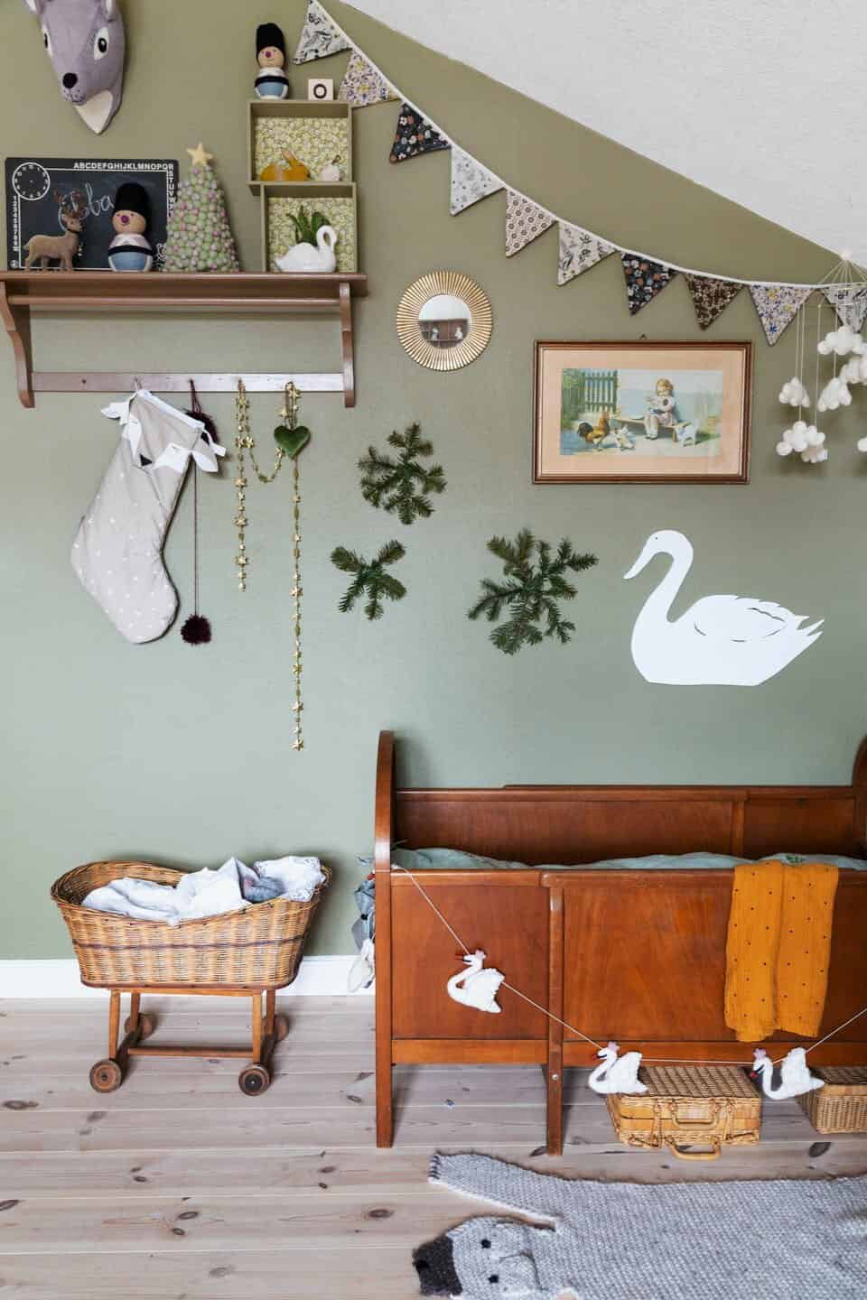 DIY Christmas Decorations at Home