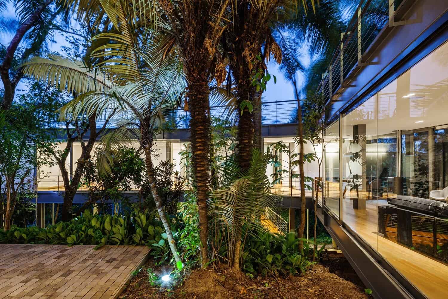 LLM House / Obra Arquitetos / Brazil LLM House / Obra Arquitetos / Brazil