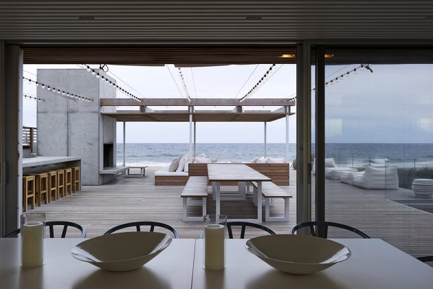 Ocean Deck House by Stelle Lomont Rouhani Architects in Bridgehampton, New York