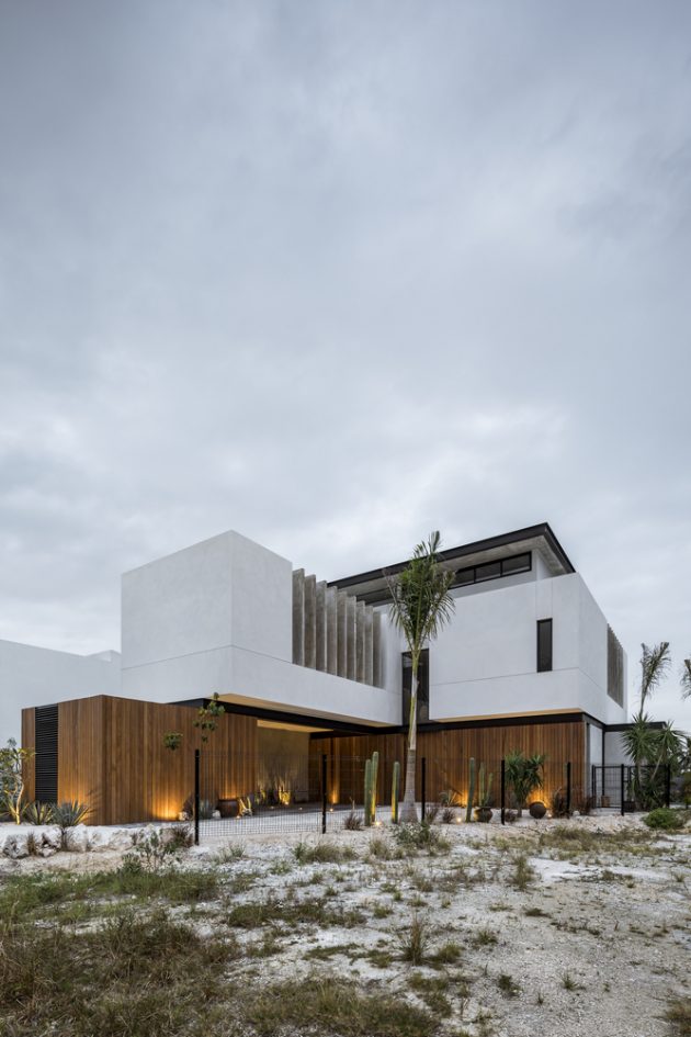 Romantic House by TAFF Arquitectos in Cancun, Mexico