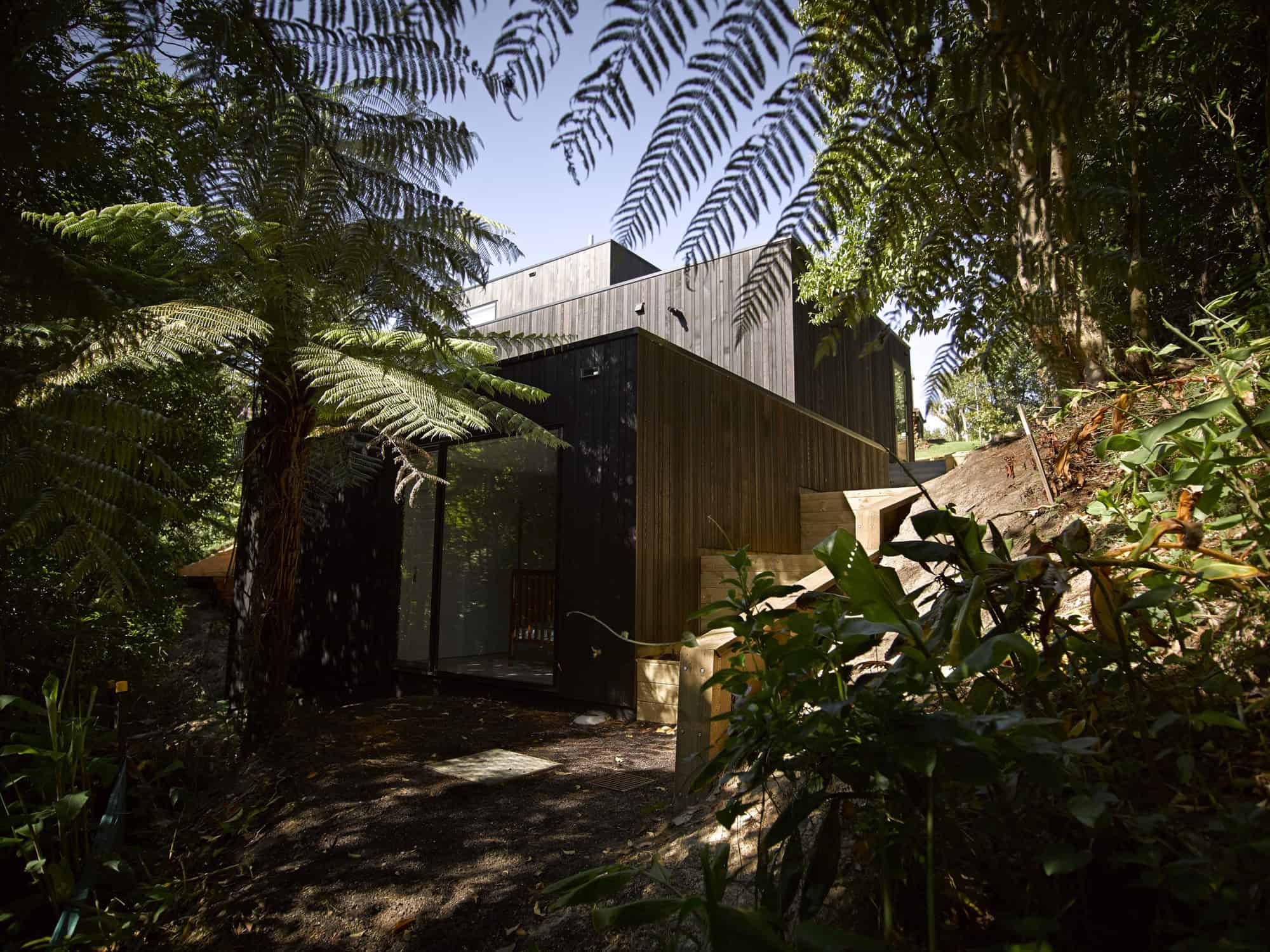 Waiatarua House by Hamish Monk Architecture in New Zealand Waiatarua House by Hamish Monk Architecture in New Zealand