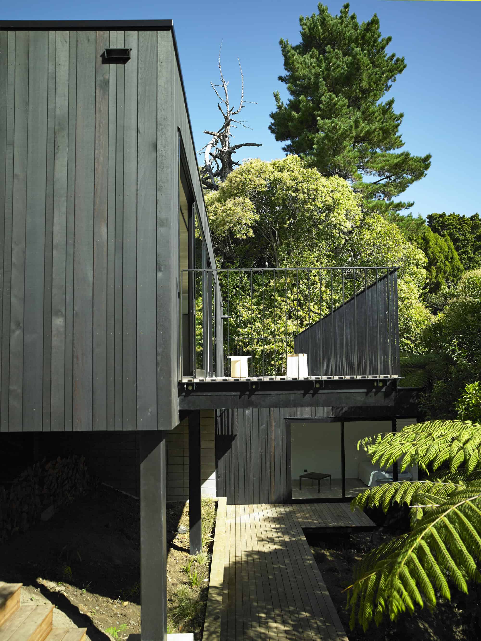 Waiatarua House by Hamish Monk Architecture in New Zealand Waiatarua House by Hamish Monk Architecture in New Zealand