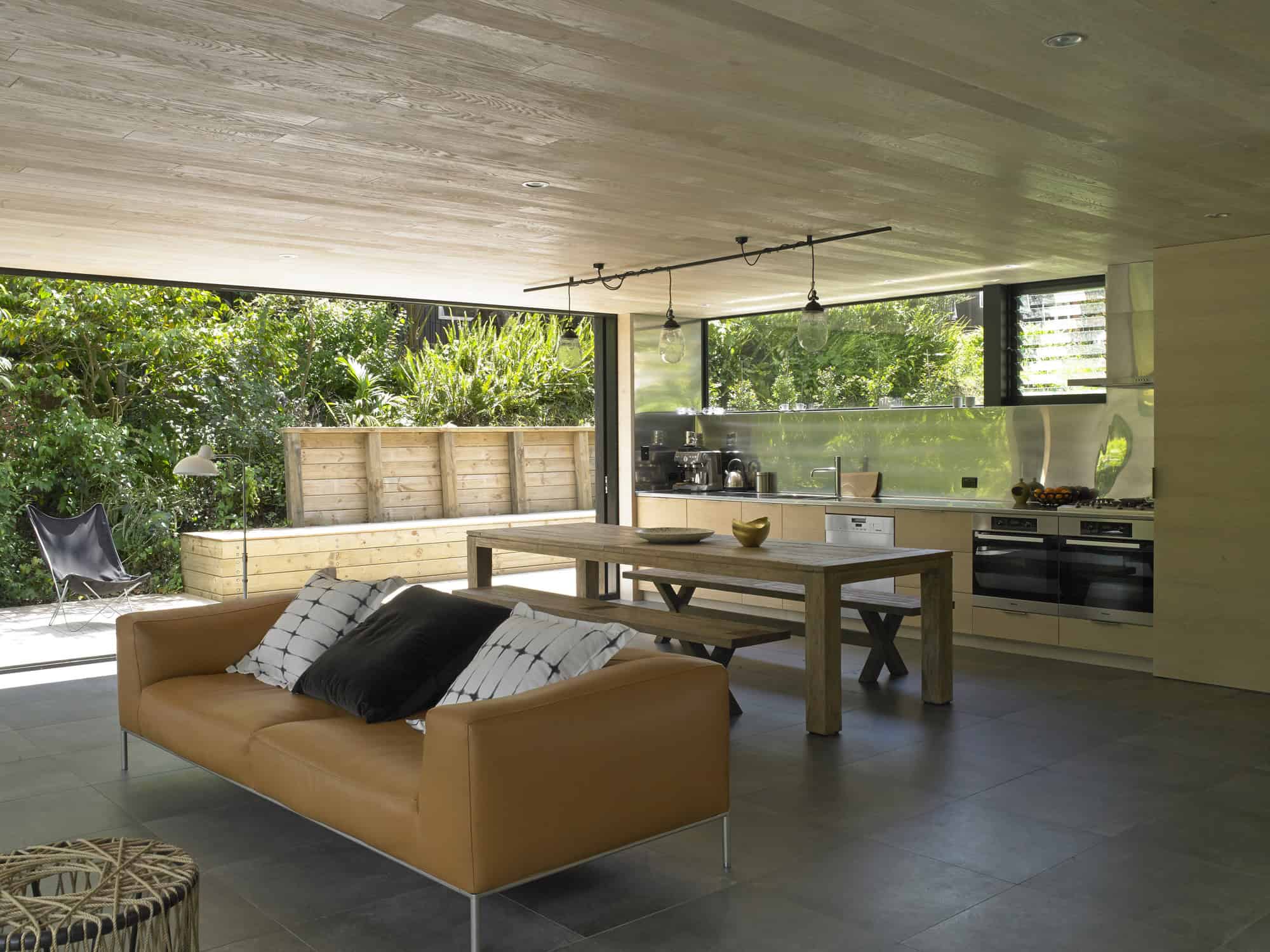 Waiatarua House by Hamish Monk Architecture in New Zealand Waiatarua House by Hamish Monk Architecture in New Zealand