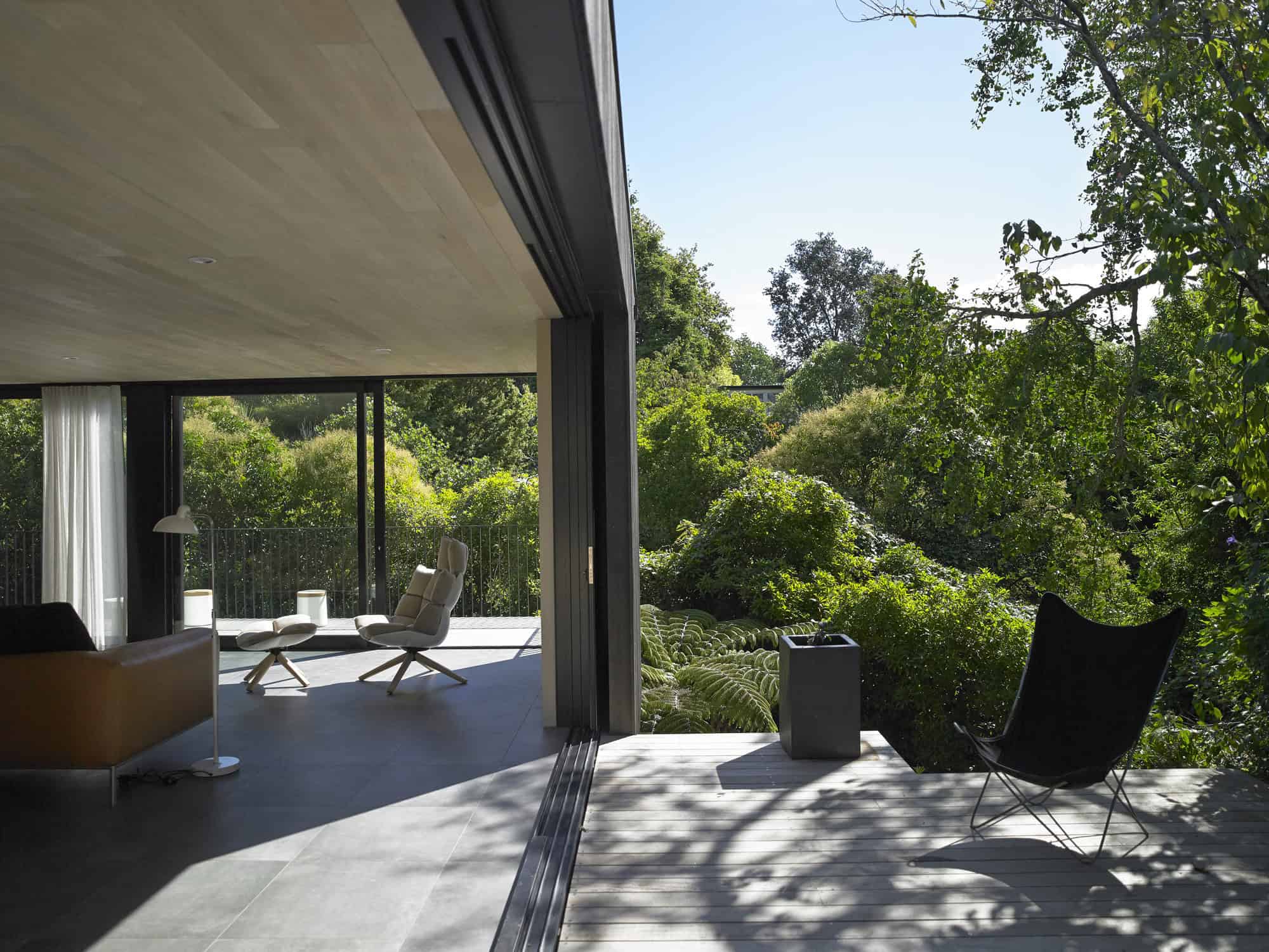 Waiatarua House by Hamish Monk Architecture in New Zealand Waiatarua House by Hamish Monk Architecture in New Zealand