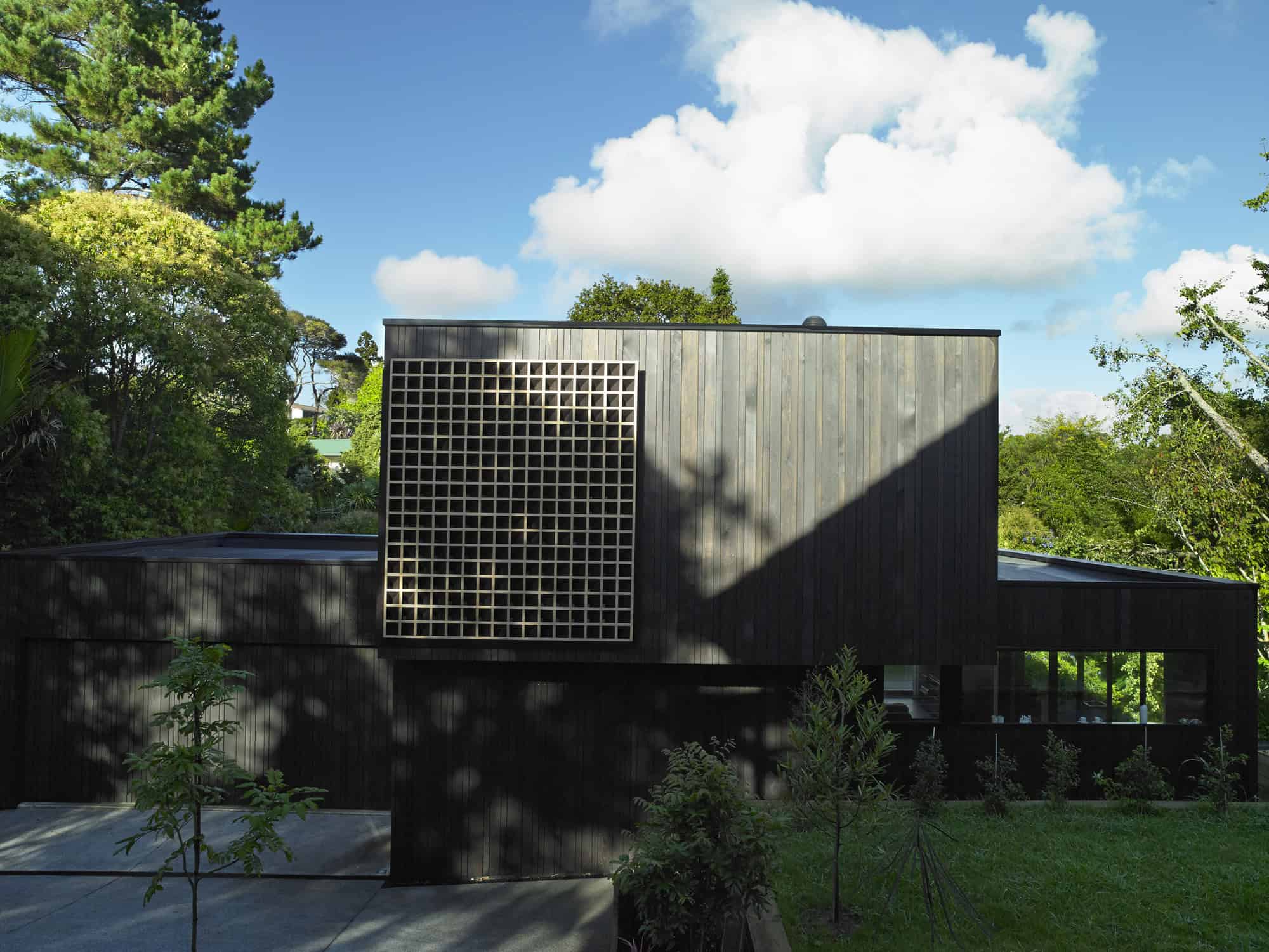 Waiatarua House by Hamish Monk Architecture in New Zealand Waiatarua House by Hamish Monk Architecture in New Zealand