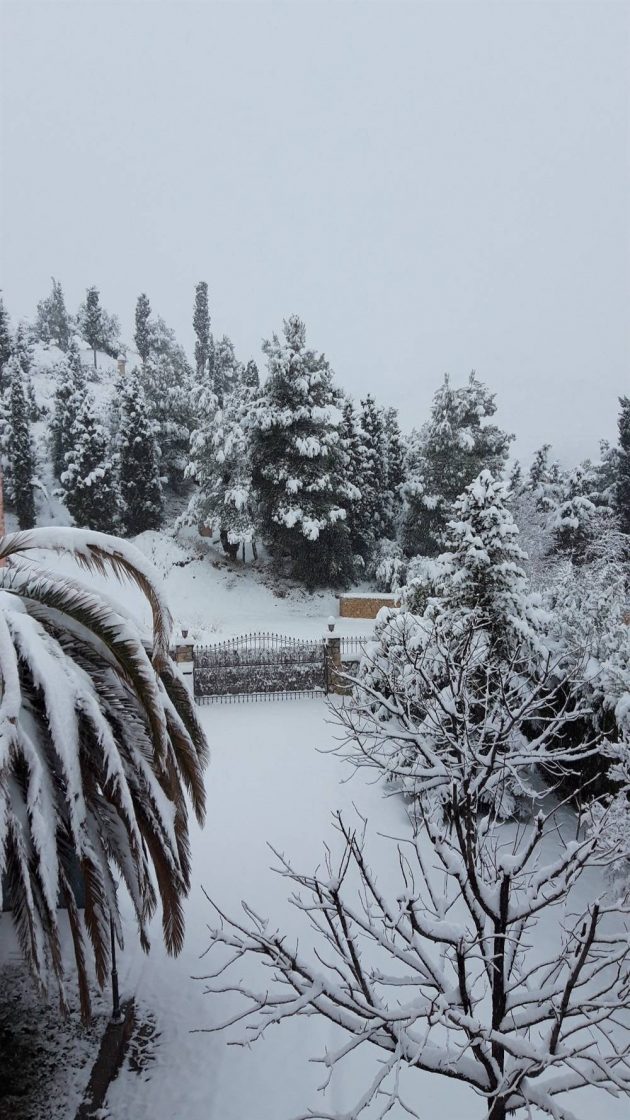 The Best Photos of Snowy Houses in Spain
