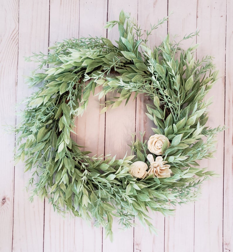 15 Jolly Natural Winter Wreath Designs That Will Give Your Front Door A Fresh Look