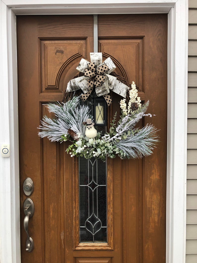 15 Jolly Natural Winter Wreath Designs That Will Give Your Front Door A Fresh Look