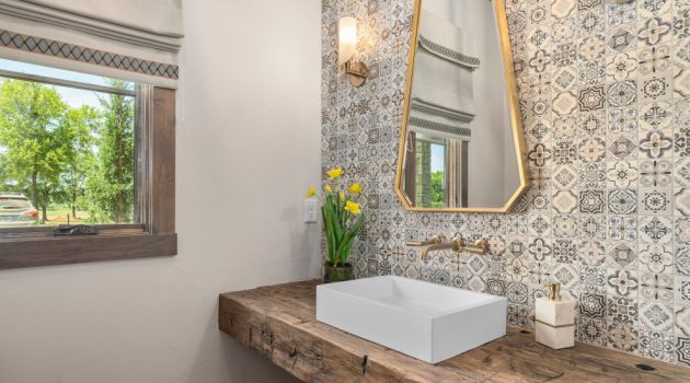 16 Enchanting Farmhouse Powder Room Designs You Didn’t Know You Needed