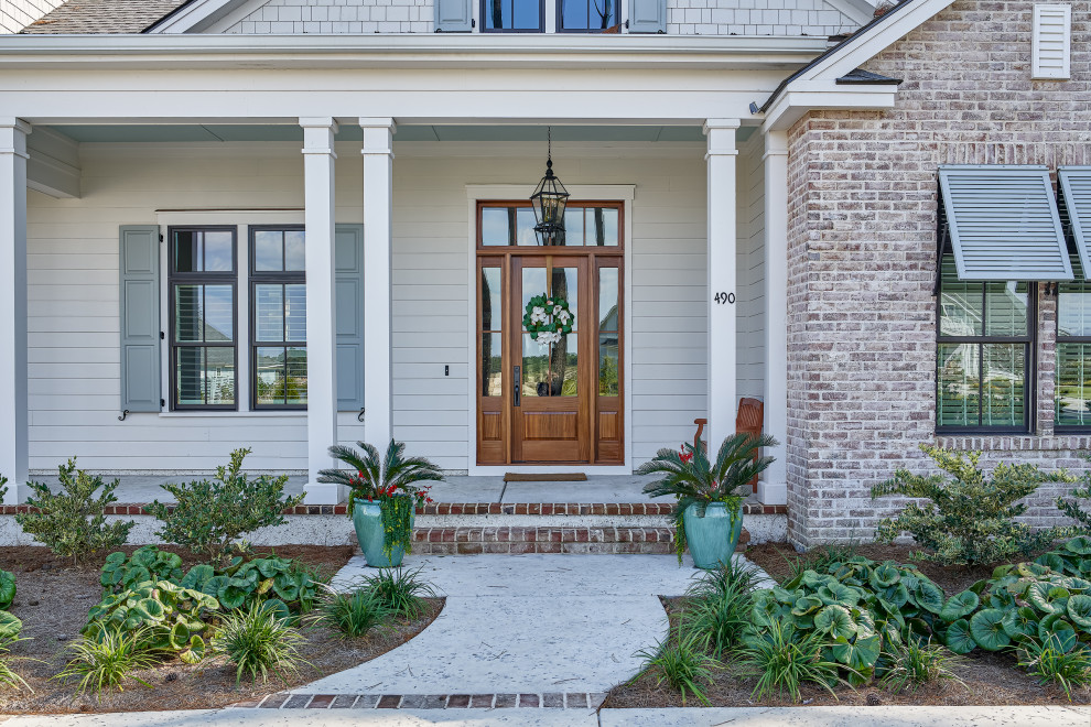 17 Engaging Traditional Entrance Designs That Will Welcome You Home