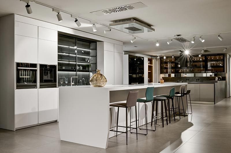 2. Whites, clean lines, and high tech 2. Whites, clean lines, and high tech