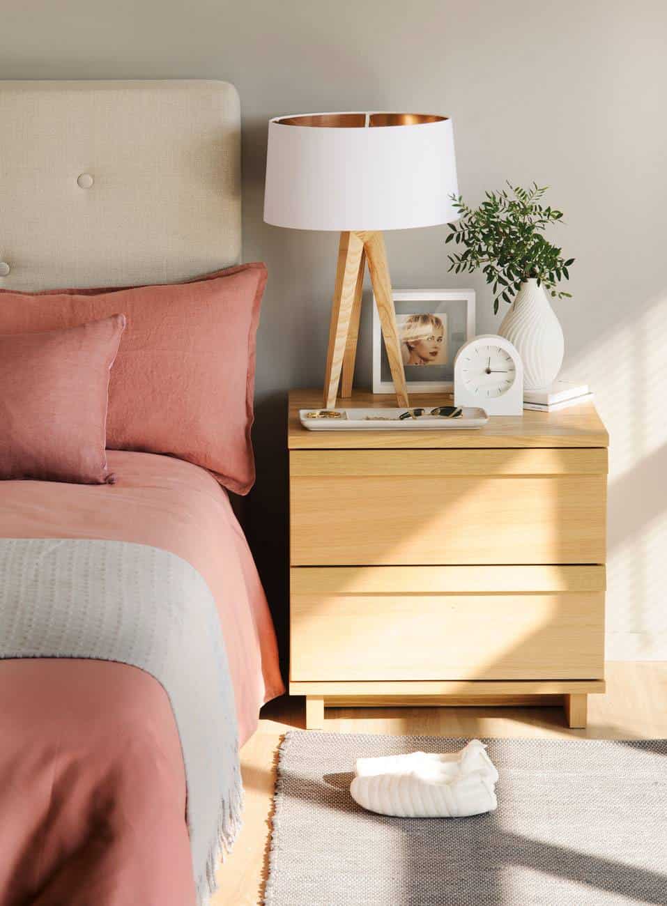 2. A TRIPOD WITH A SCANDINAVIAN FLAVOR 2. A TRIPOD WITH A SCANDINAVIAN FLAVOR