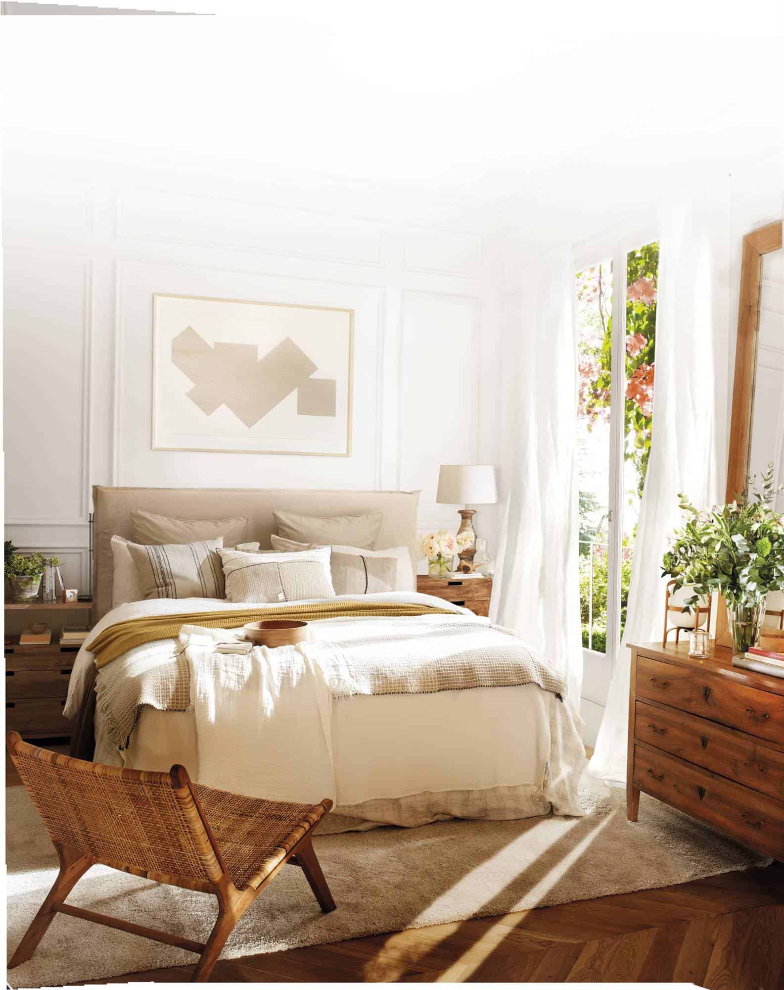 A STYLISH CLASSIC BEDROOM VERY SERENE A STYLISH CLASSIC BEDROOM VERY SERENE