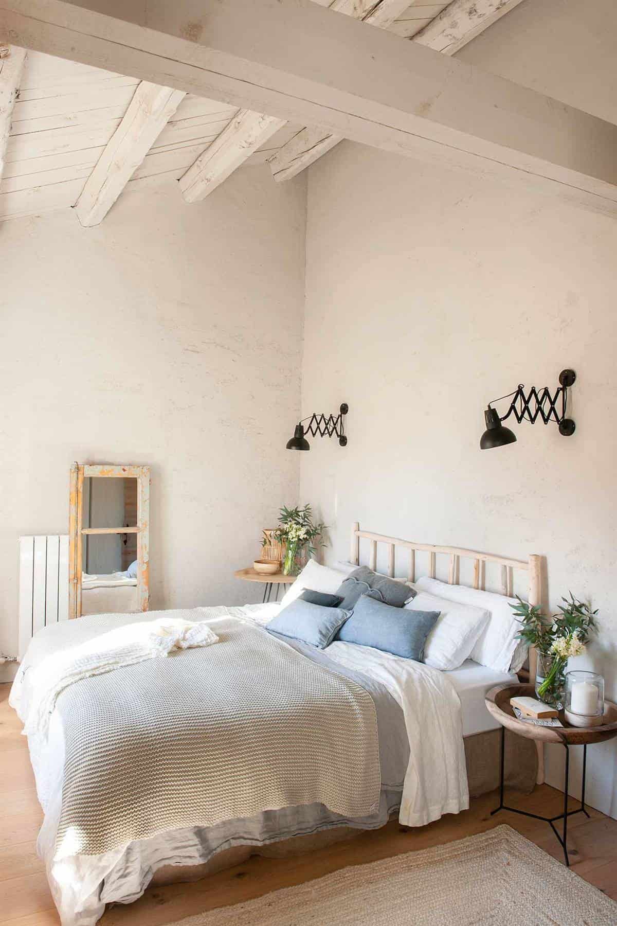 A MIX OF STYLES WITH PERSONALITY A MIX OF STYLES WITH PERSONALITY