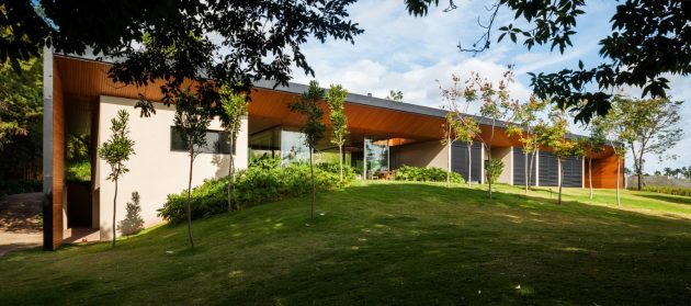 Cafezal House by FGMF Arquitetos by Brazil