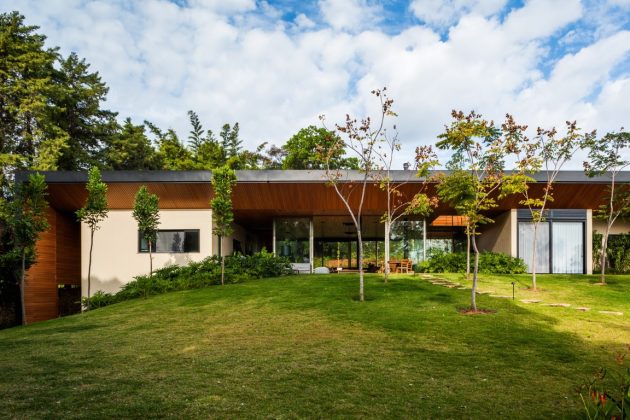 Cafezal House by FGMF Arquitetos by Brazil