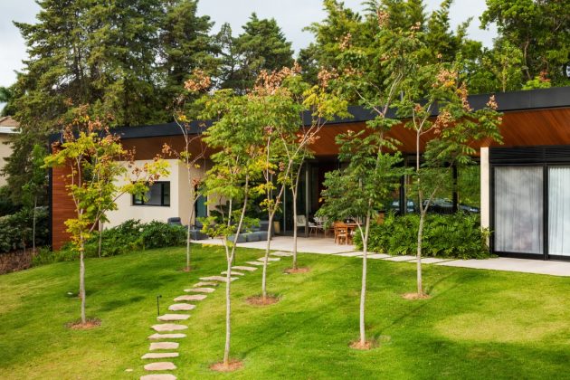 Cafezal House by FGMF Arquitetos by Brazil
