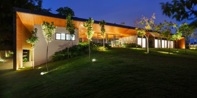 Cafezal House by FGMF Arquitetos by Brazil