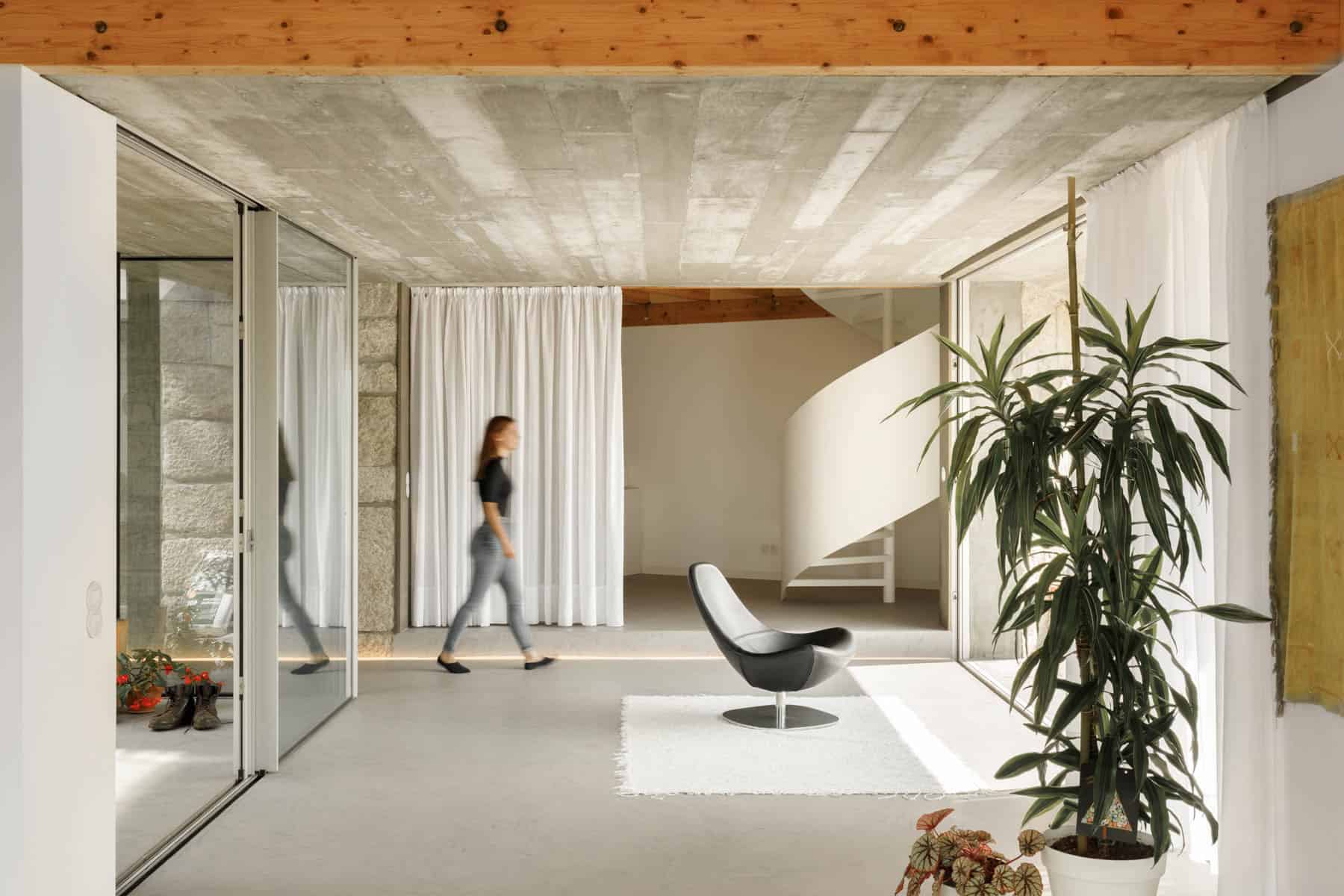 Casa RIO by Paulo Merlini Architects in Gondomar, Portugal