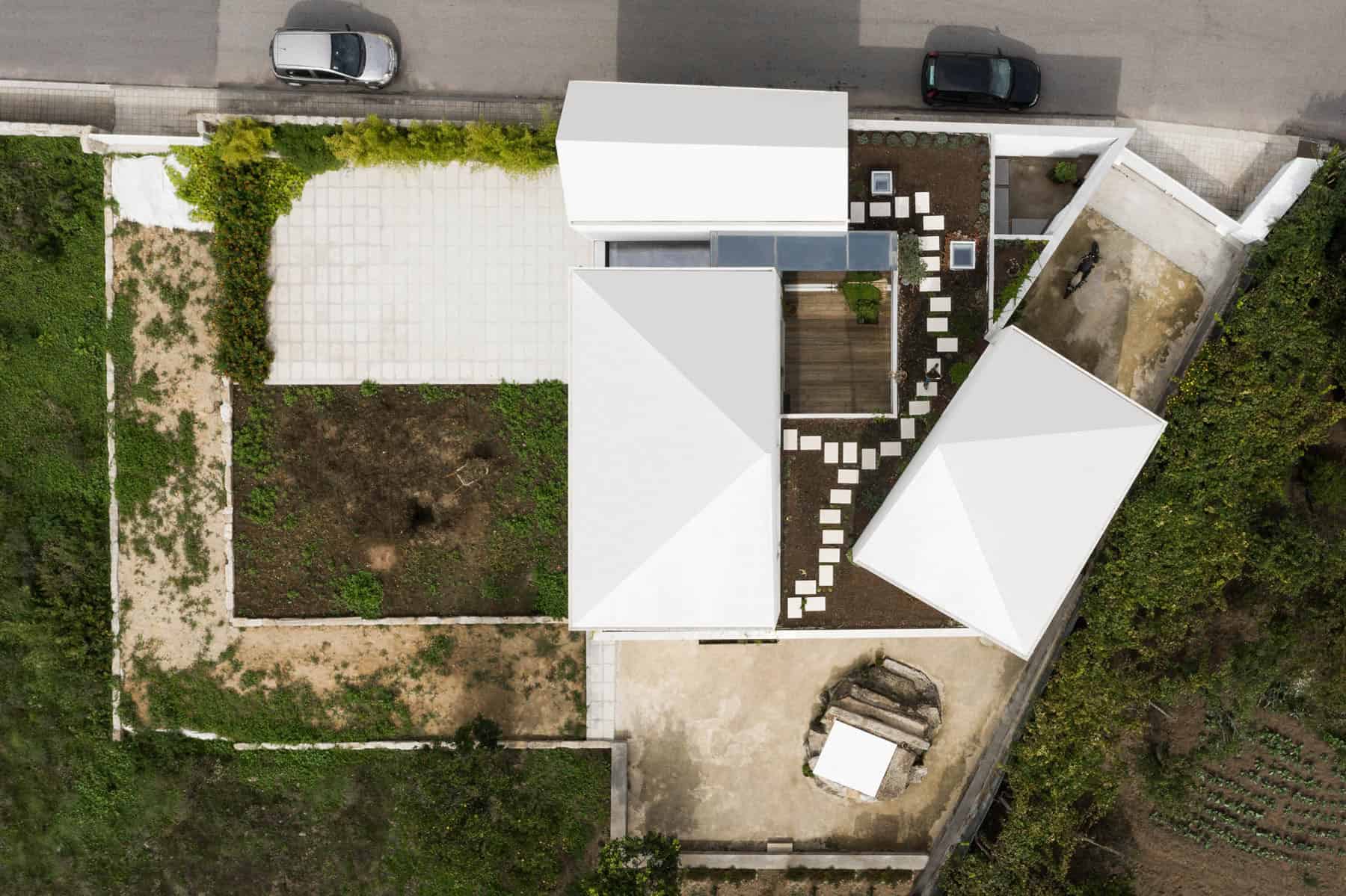 Casa RIO by Paulo Merlini Architects in Gondomar, Portugal
