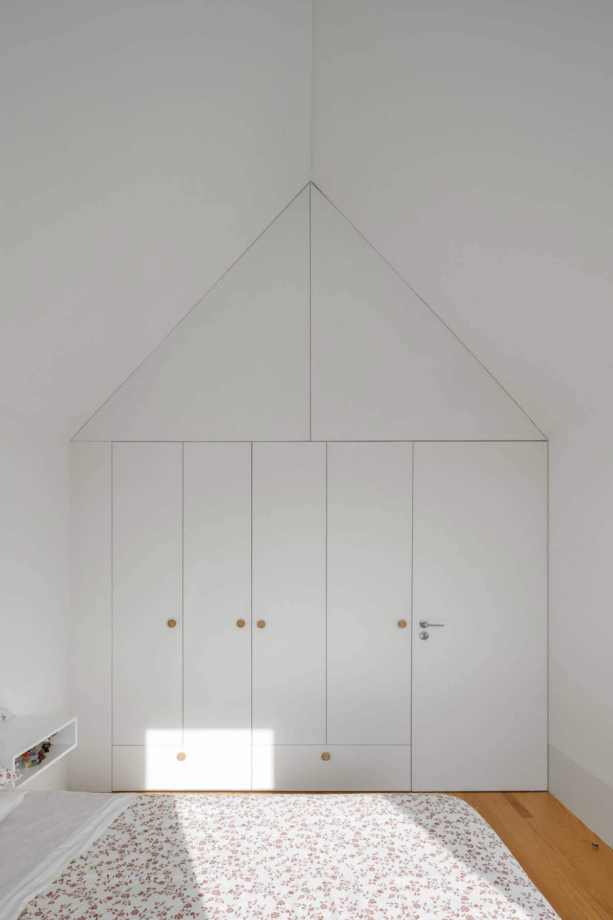 Casa RIO by Paulo Merlini Architects in Gondomar, Portugal