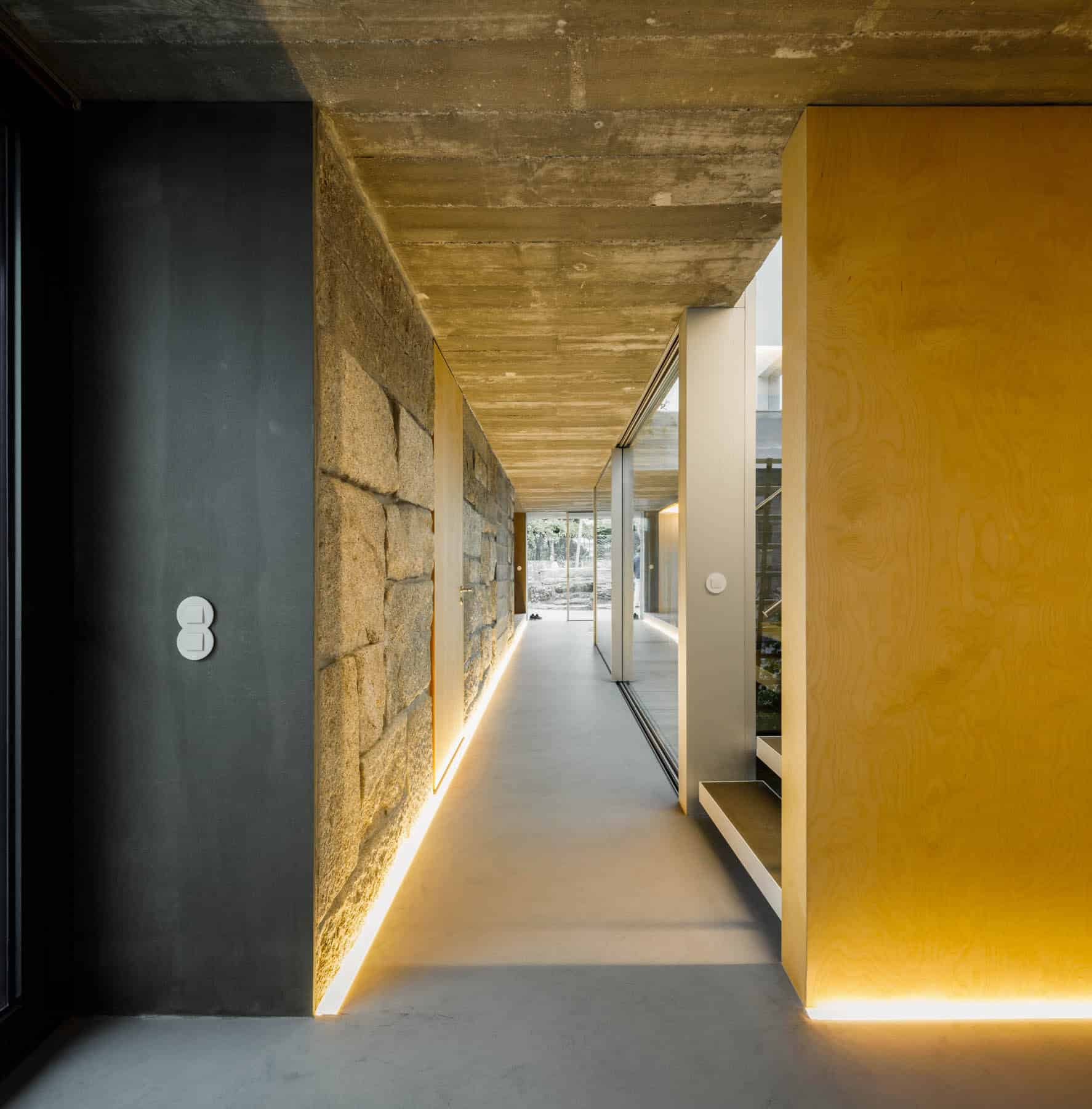 Casa RIO by Paulo Merlini Architects in Gondomar, Portugal