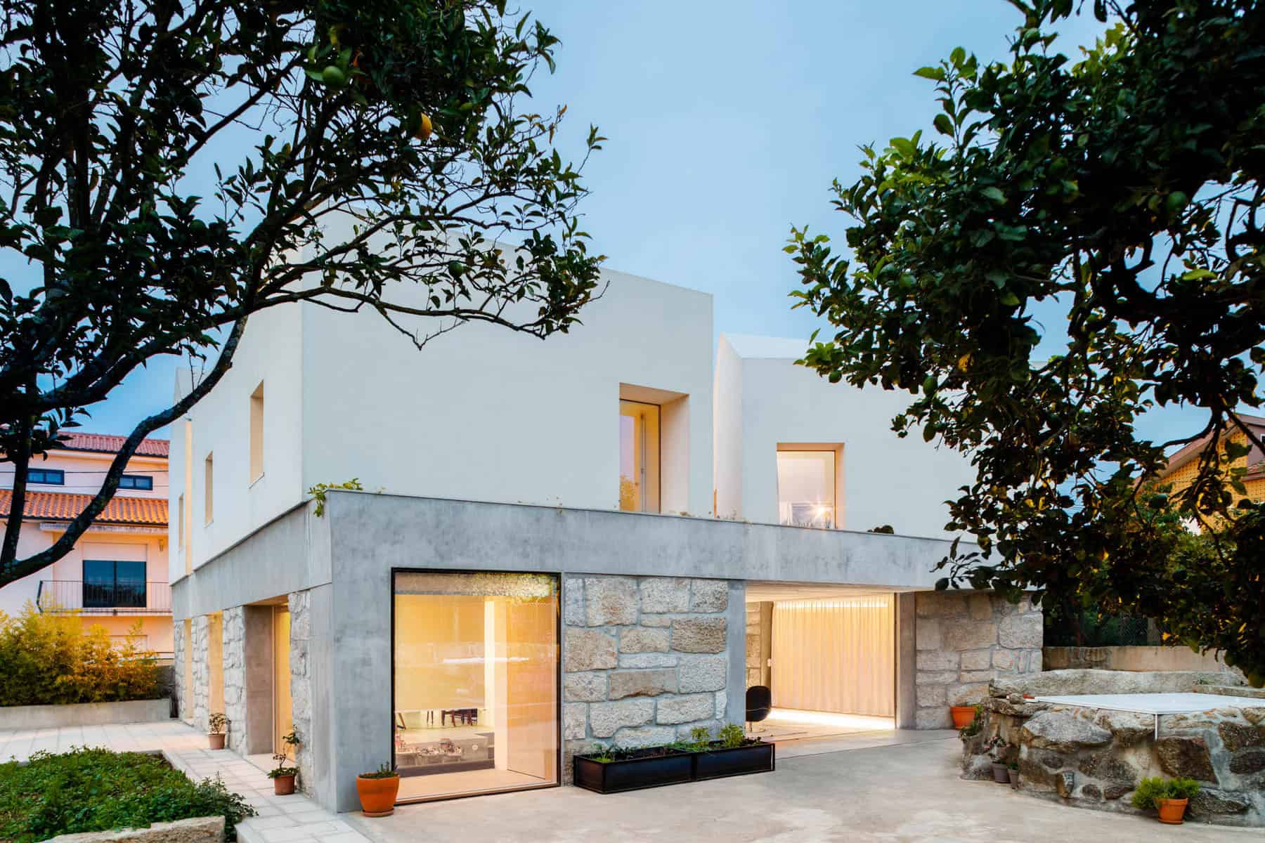 Casa RIO by Paulo Merlini Architects in Gondomar, Portugal
