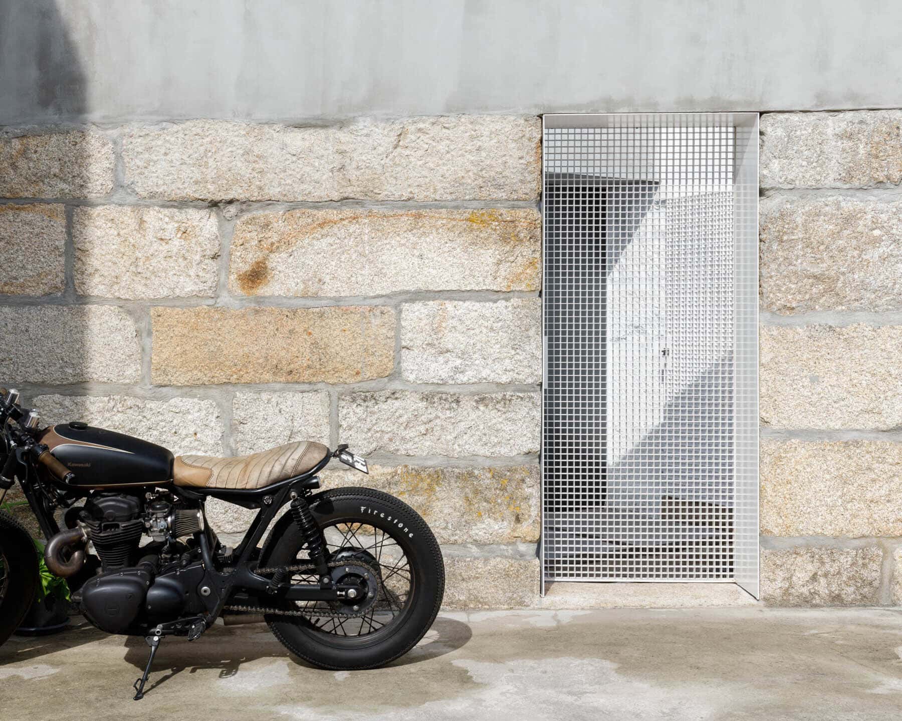 Casa RIO by Paulo Merlini Architects in Gondomar, Portugal