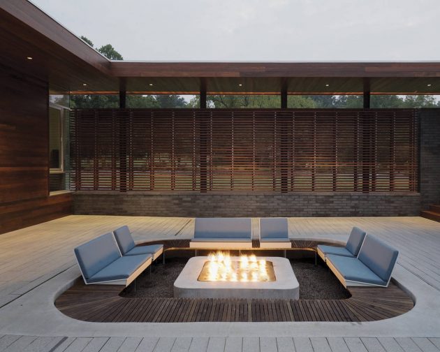 Curved House by Hufft Projects in Springfield, Missouri