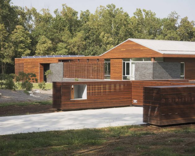 Curved House by Hufft Projects in Springfield, Missouri
