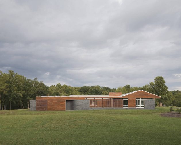 Curved House by Hufft Projects in Springfield, Missouri