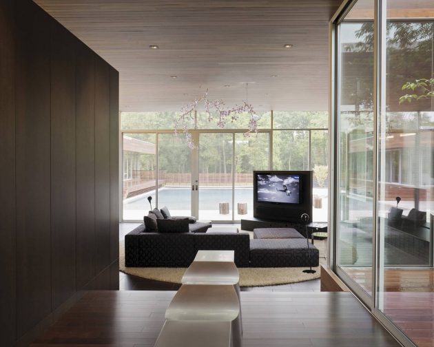 Curved House by Hufft Projects in Springfield, Missouri