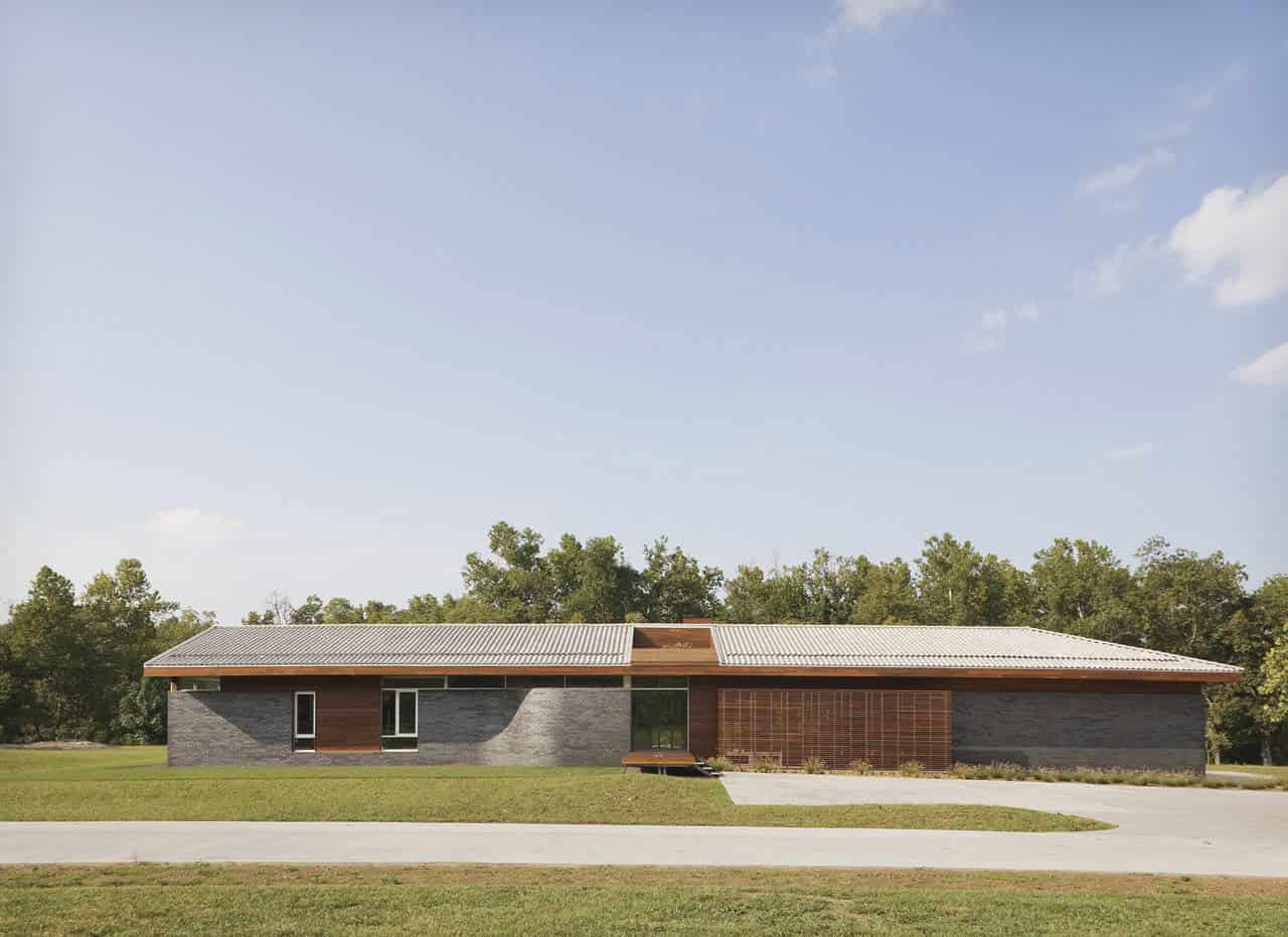 Curved House by Hufft Projects in Springfield, Missouri Curved House by Hufft Projects in Springfield, Missouri