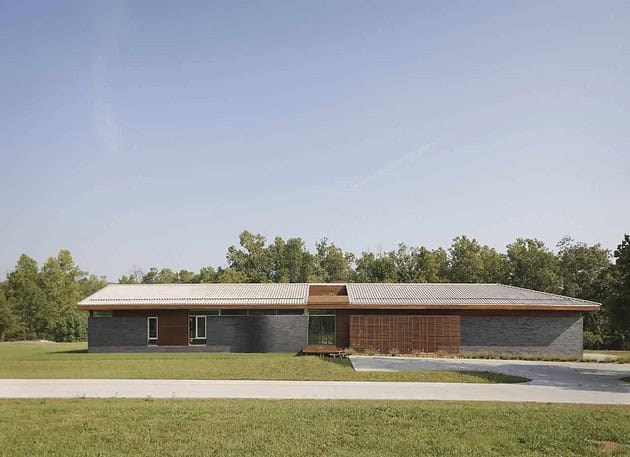 Curved House by Hufft Projects in Springfield, Missouri