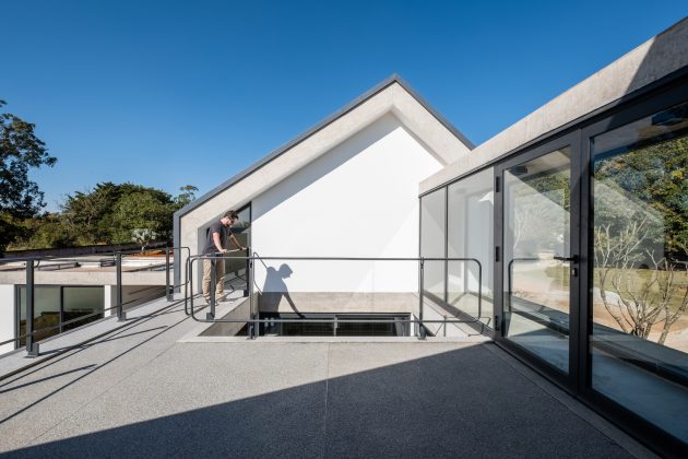 Groba House by Estudio MRGB in Brazil