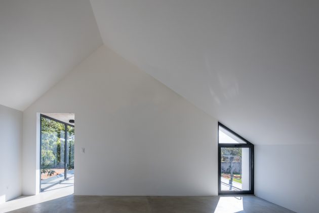 Groba House by Estudio MRGB in Brazil